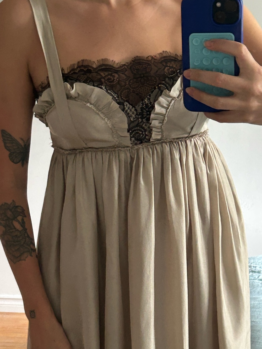 VINTAGE Vera Wang Silk Gown - Picture 2 of 10